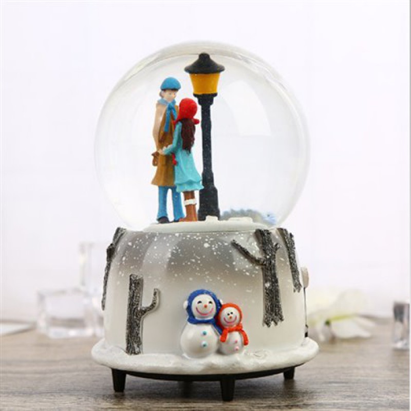 Снежный шар с музыкальной шкатулкой "Love story"
